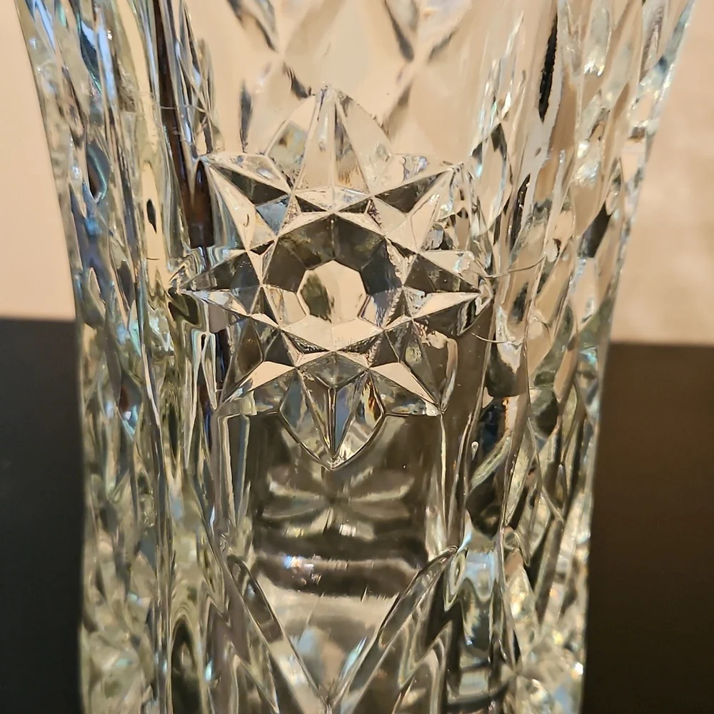 Elegant Large Clear Glass Flower Decorator Star Burst & Diamond Pattern Vase